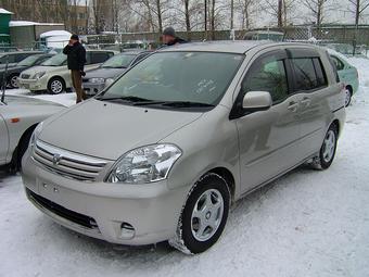 2004 Toyota Raum