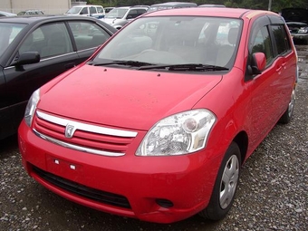 2004 Toyota Raum