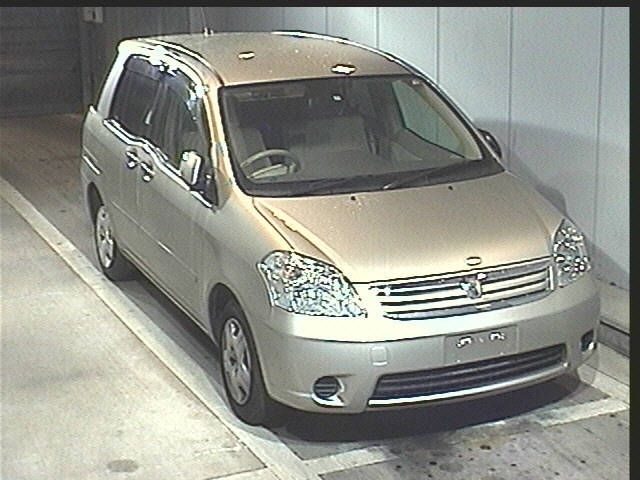 2004 Toyota Raum