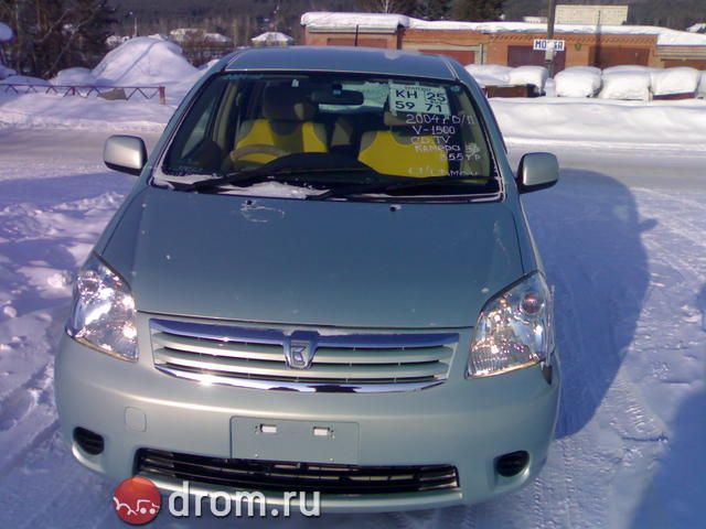 2004 Toyota Raum