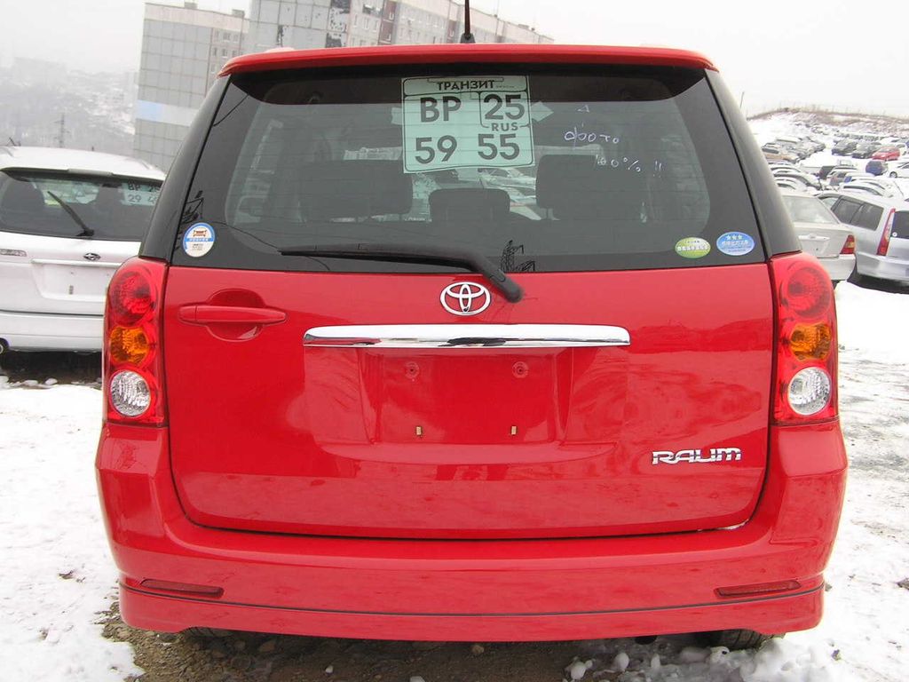 2004 Toyota Raum