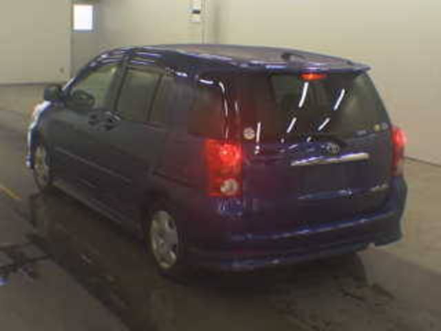 2004 Toyota Raum