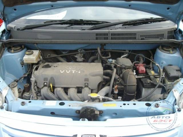 2004 Toyota Raum