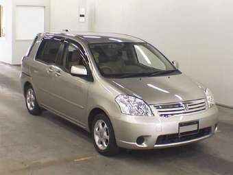 2004 Toyota Raum