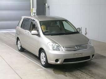 2004 Toyota Raum