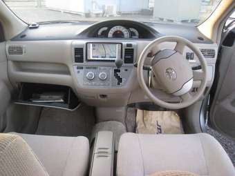 2004 Toyota Raum For Sale