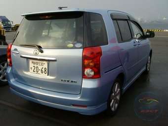 2004 Toyota Raum Pictures