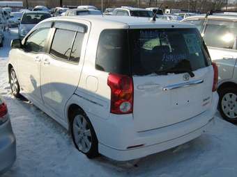 2004 Toyota Raum Pics