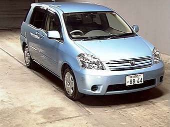 2004 Toyota Raum