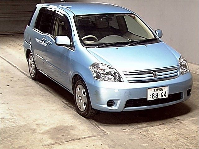 2004 Toyota Raum