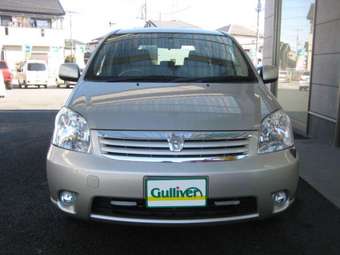 2004 Toyota Raum For Sale