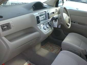 2004 Toyota Raum For Sale