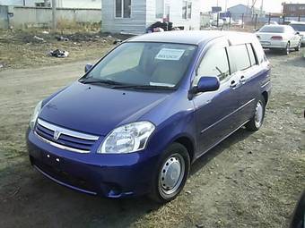 2004 Toyota Raum Pictures