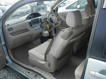 2004 Toyota Raum For Sale