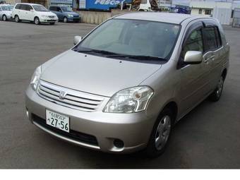 2004 Toyota Raum Pictures