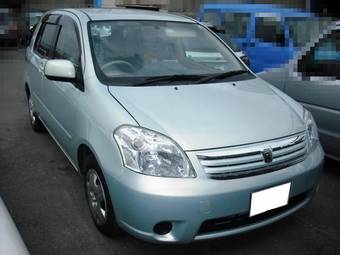 2004 Toyota Raum Pictures