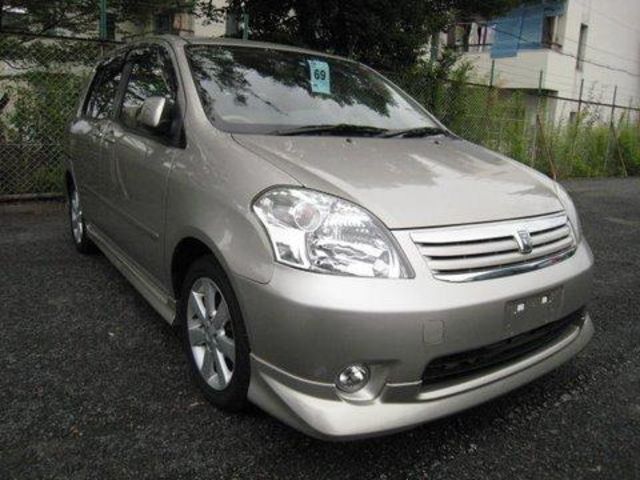 2005 Toyota Raum