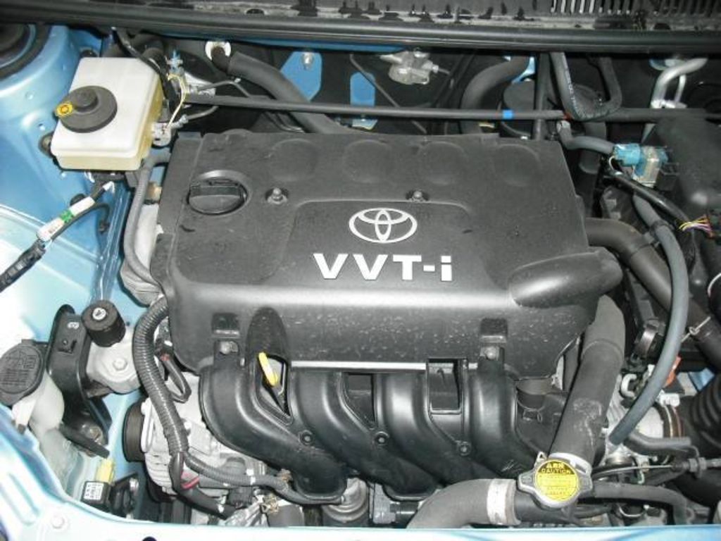 2005 Toyota Raum
