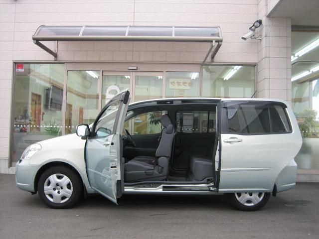 2005 Toyota Raum