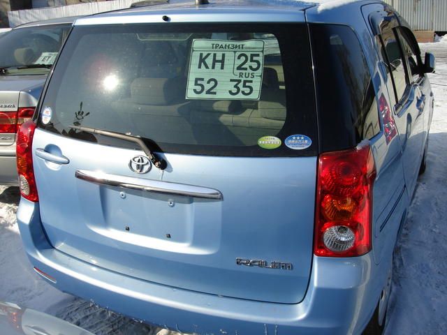 2005 Toyota Raum