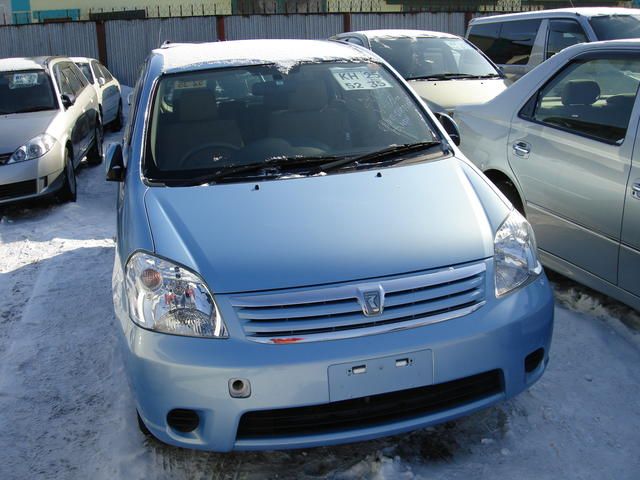 2005 Toyota Raum