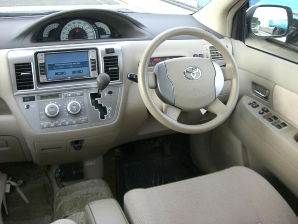 2005 Toyota Raum