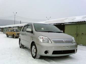 2005 Toyota Raum Pics