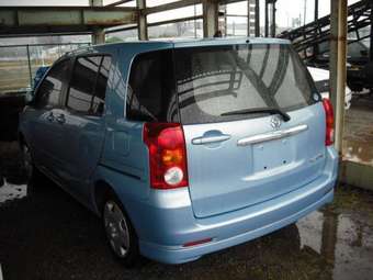 2005 Toyota Raum Pictures