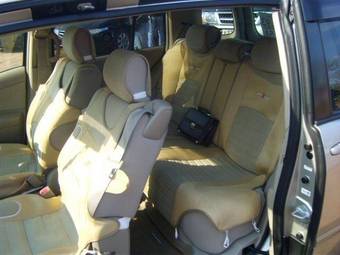 2005 Toyota Raum Pictures