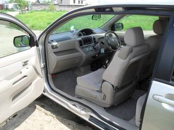 2005 Toyota Raum For Sale