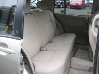 2005 Toyota Raum Pictures