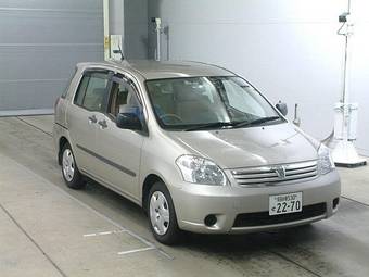 2005 Toyota Raum Photos