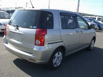 2006 Toyota Raum Pictures