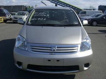 2006 Toyota Raum Photos