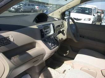 2006 Toyota Raum Pictures