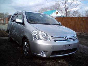 2008 Toyota Raum Pictures