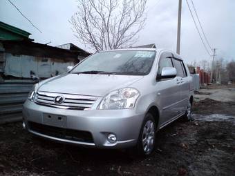 2008 Toyota Raum Pictures