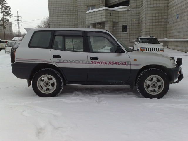 1995 Toyota RAV4