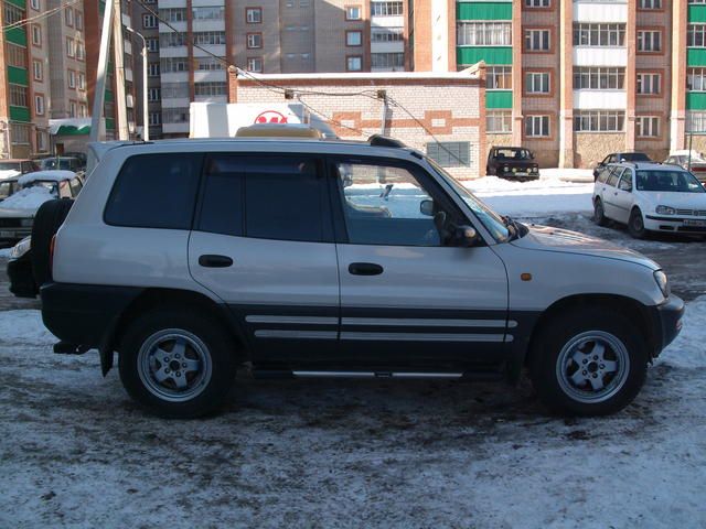 1995 Toyota RAV4