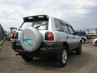 1996 Toyota RAV4 Images