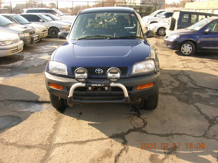 1997 Toyota RAV4 Pictures