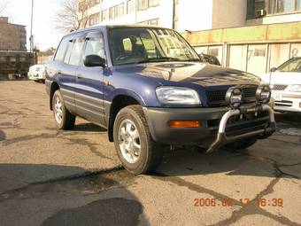 1997 Toyota RAV4 Images