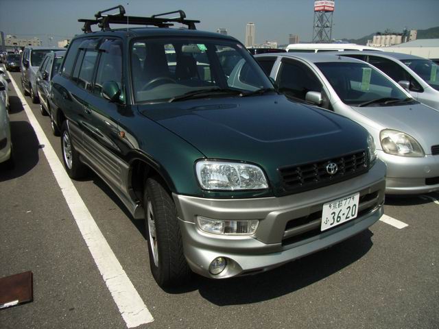 1998 Toyota RAV4 Pictures