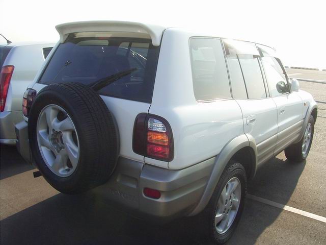 1998 Toyota RAV4 Pictures