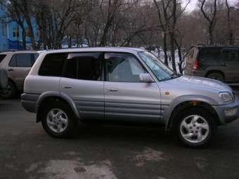 1998 Toyota RAV4 Photos