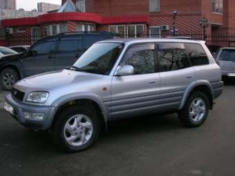 1998 Toyota RAV4 Pictures