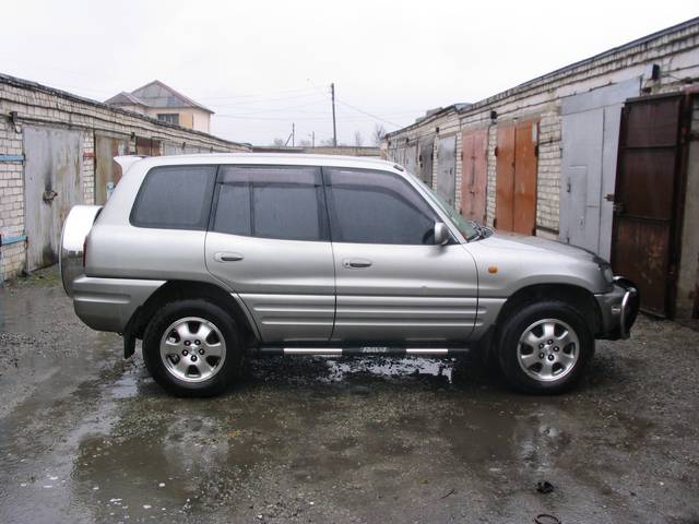 1999 Toyota RAV4