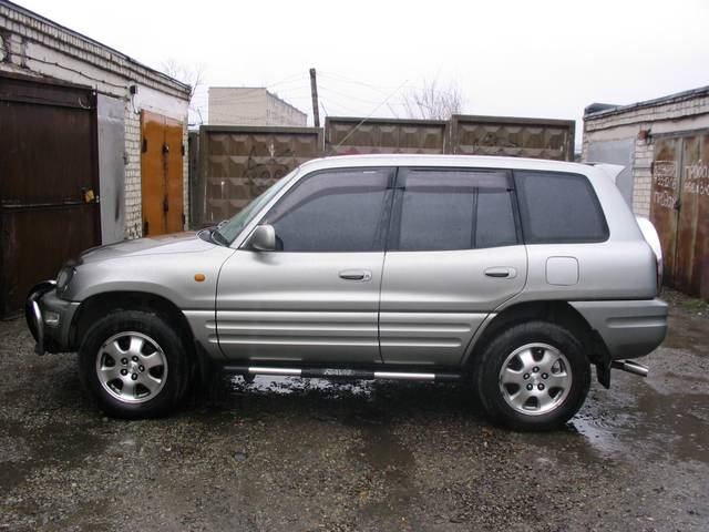 1999 Toyota RAV4