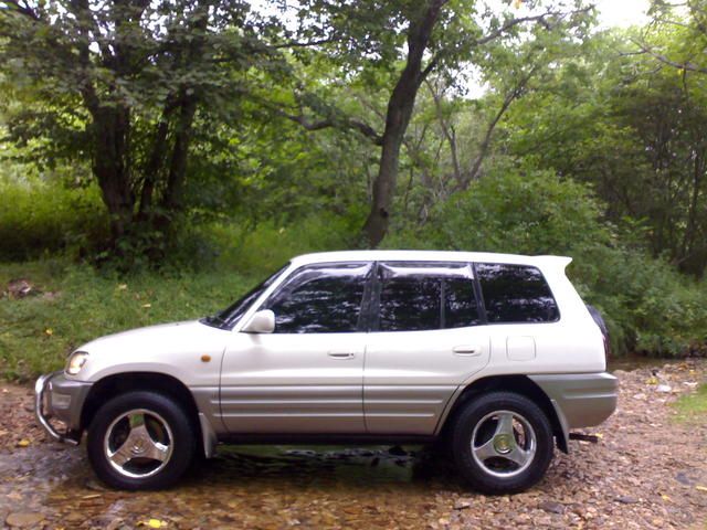 1999 Toyota RAV4