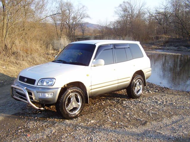 1999 Toyota RAV4